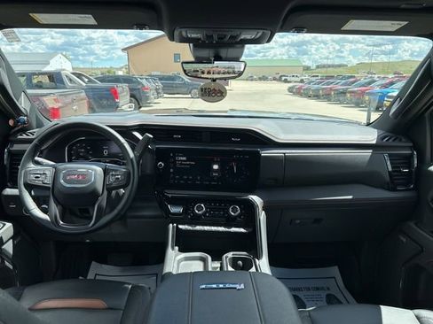 Used 2024 GMC Sierra 2500 AT4 w/ AT4 Premium Plus Package AWD/4WD image 11