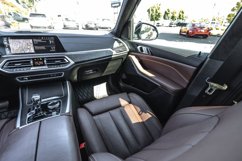 Used 2022 BMW X5 xDrive45e w/ Executive Package AWD/4WD image 21