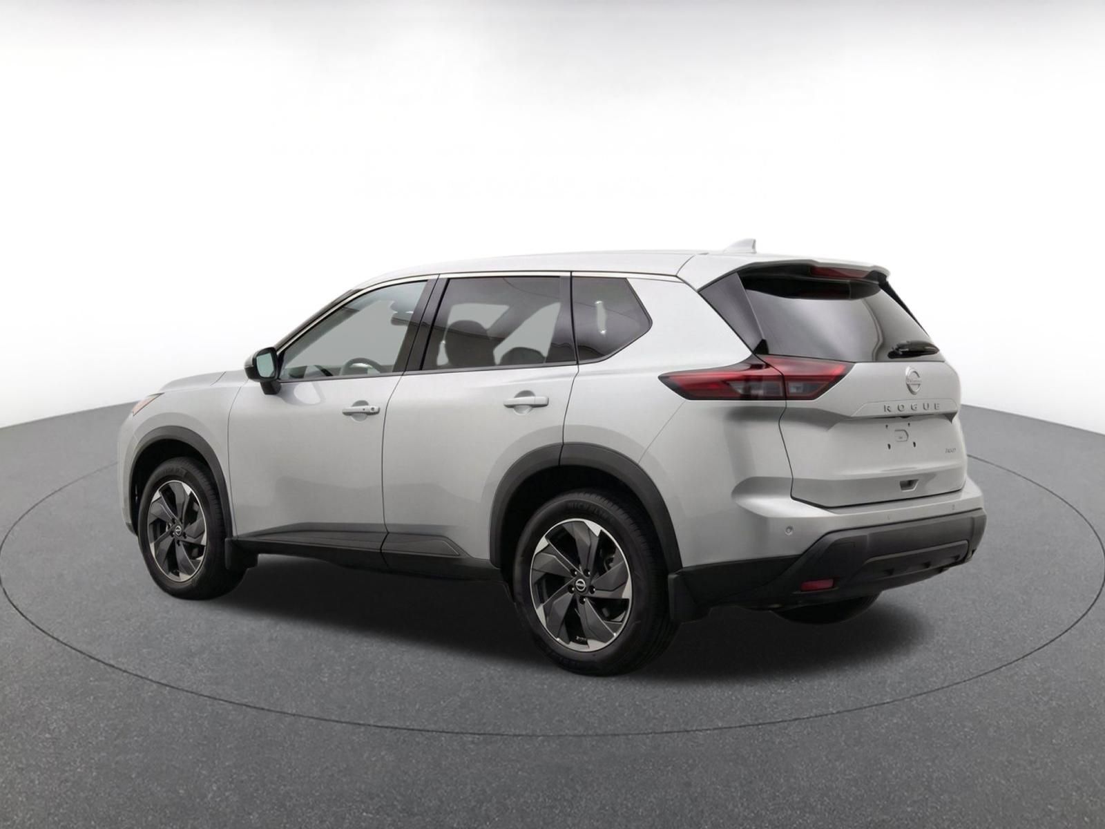 Used 2025 Nissan Rogue SV AWD/4WD image 6