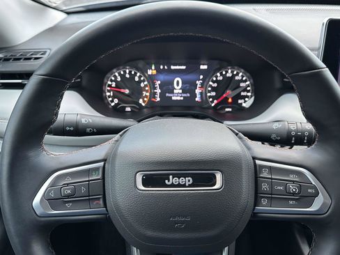 Certified 2022 Jeep Compass Limited image 20