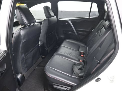 Used 2018 Toyota RAV4 SE AWD/4WD image 10