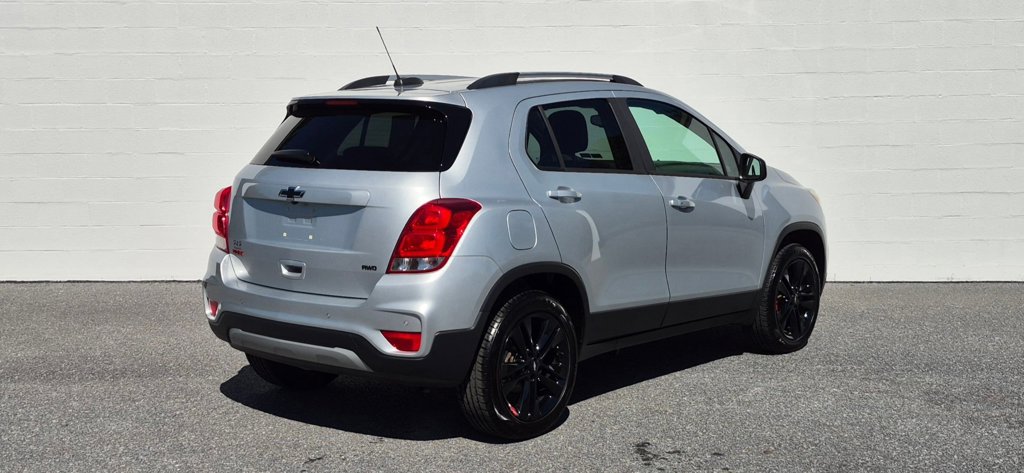 Used 2020 Chevrolet Trax LT w/ Redline Edition AWD/4WD image 14