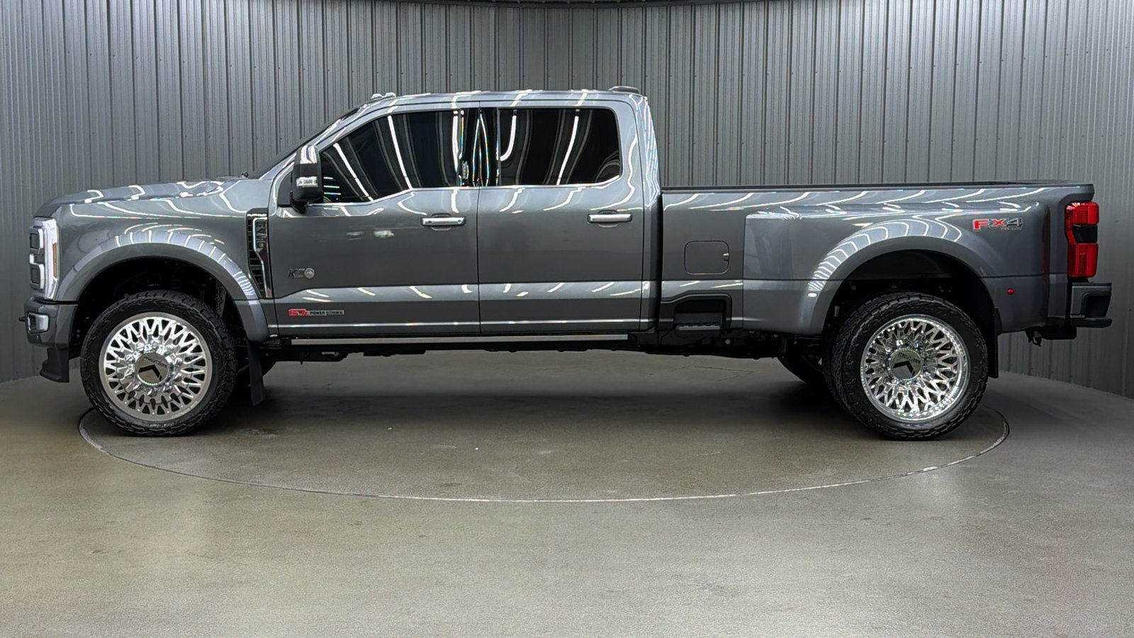 Used 2026 Ford F450 Platinum w/ Platinum Plus Package AWD/4WD image 2