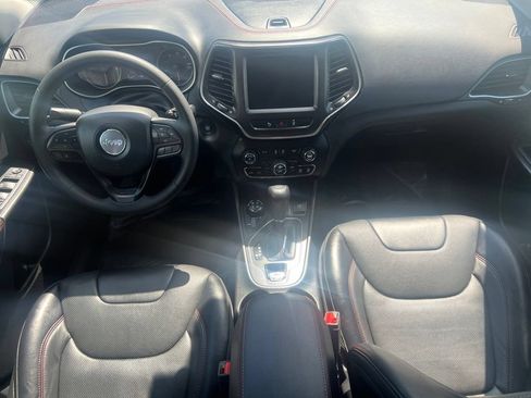 Used 2021 Jeep Cherokee Trailhawk w/ Premium Leather Package AWD/4WD image 16
