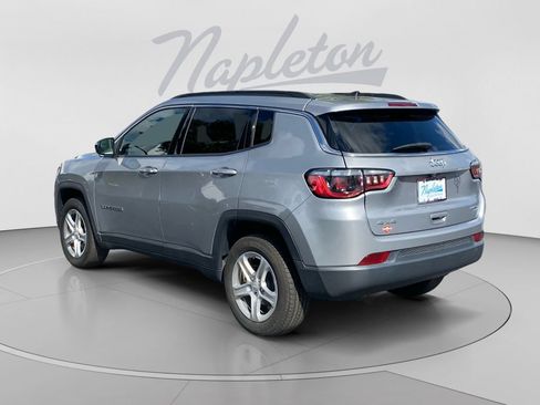 Used 2024 Jeep Compass Latitude AWD/4WD image 3