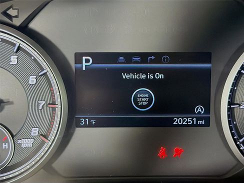 Used 2023 Hyundai Santa Fe SEL image 13