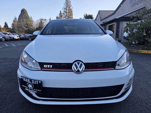 Used 2015 Volkswagen GTI SE image 18