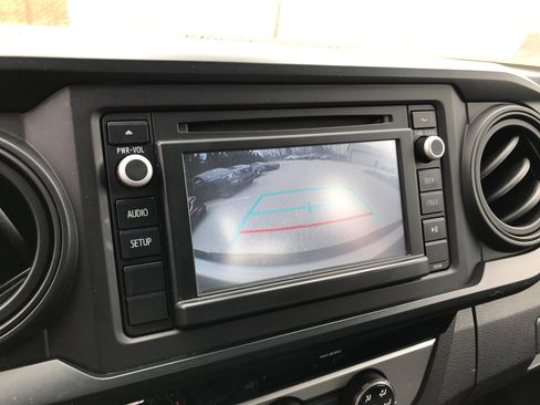 Used 2018 Toyota Tacoma SR image 16
