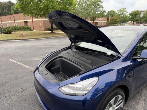 Used 2023 Tesla Model Y Long Range AWD/4WD image 37