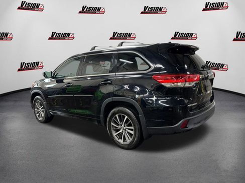 Used 2018 Toyota Highlander XLE image 7
