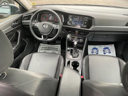 Used 2020 Volkswagen Jetta SE w/ SE Cold Weather Package image 15