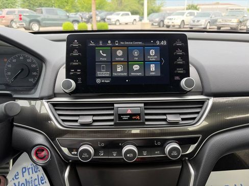Used 2022 Honda Accord Sport image 11