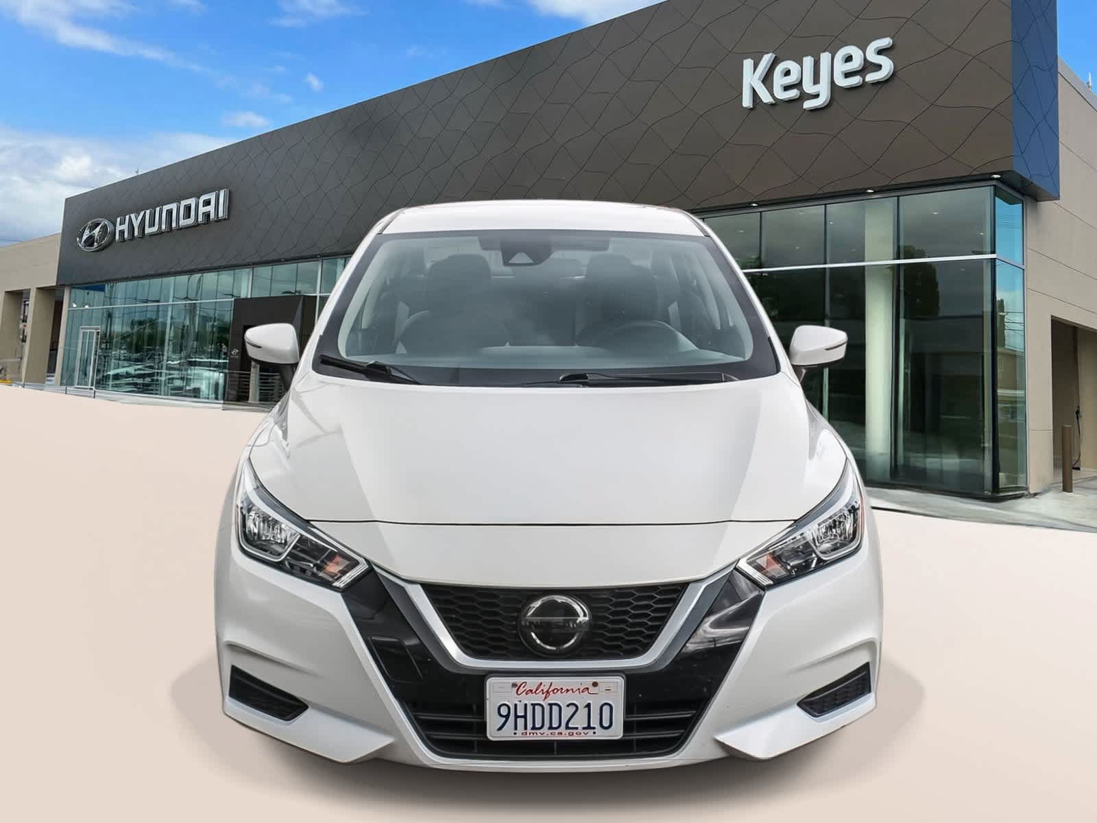Used 2020 Nissan Versa SV FWD image 2
