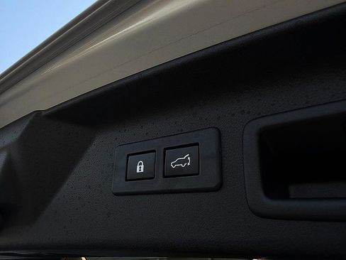 Used 2025 Subaru Forester Limited w/ Popular Package #1 AWD/4WD image 29