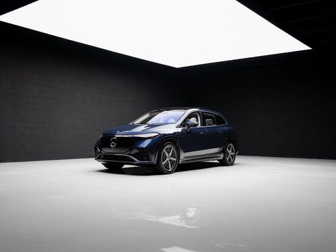 Used 2023 Mercedes-Benz EQS 450+ 4MATIC SUV w/ AMG Line Exterior Package image 76