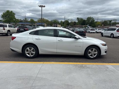 Used 2023 Chevrolet Malibu LT w/ Driver Confidence Package FWD image 4