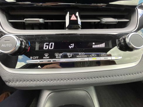Used 2024 Toyota Corolla SE FWD image 16