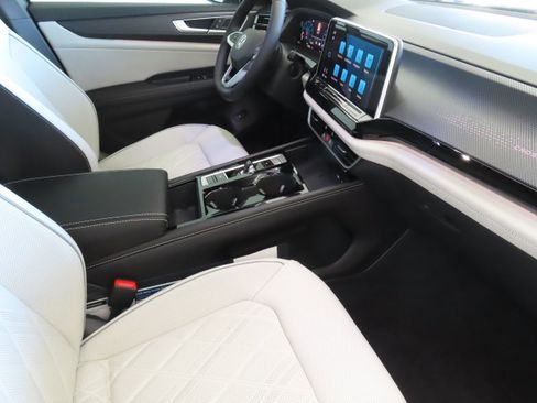 New 2026 Volkswagen Atlas Cross Sport SEL Premium R-Line AWD/4WD image 26