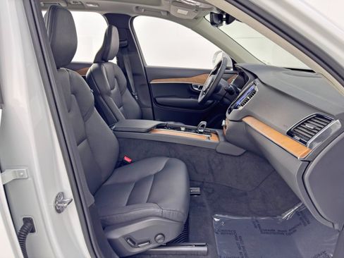 Used 2024 Volvo XC90 T8 Plus w/ Protection Package Premier image 16