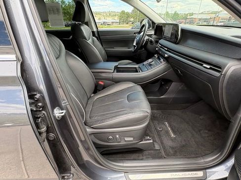 Used 2024 Hyundai Palisade Limited AWD/4WD image 31