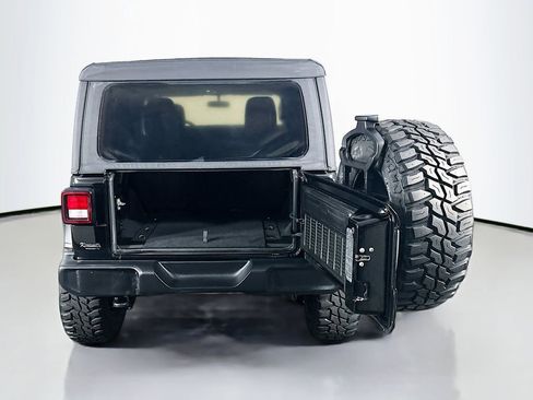 Used 2018 Jeep Wrangler Unlimited Sport S image 28