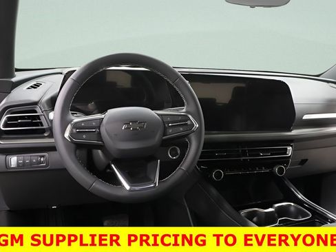 New 2026 Chevrolet Traverse LT w/ Midnight/Sport Edition image 8