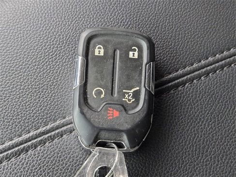 Used 2024 GMC Terrain SLE w/ Driver Convenience Package image 20