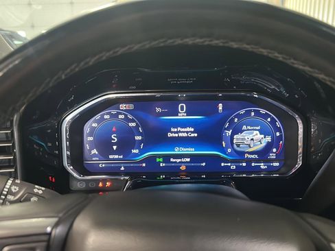 Used 2025 Chevrolet Silverado 2500 LT w/ Convenience Package image 16