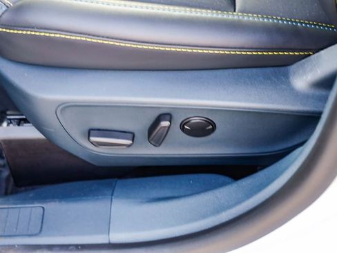 Used 2025 Ford Maverick Lobo image 26