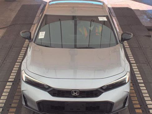 Used 2025 Honda Civic Sport image 3