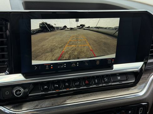 Used 2024 Chevrolet Silverado 1500 LTZ AWD/4WD image 21