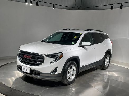 Used 2020 GMC Terrain SLE w/ Driver Convenience Package FWD image 8