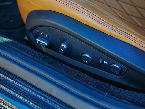 Used 2018 Ferrari California T image 29