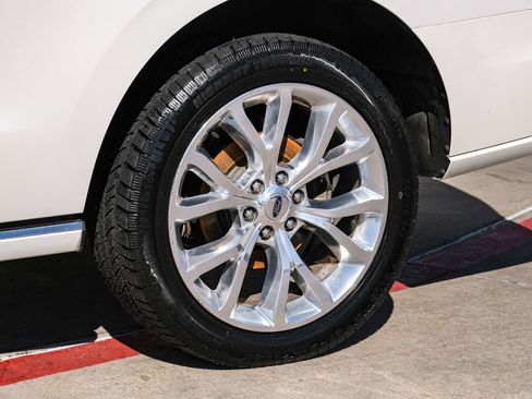 Used 2018 Ford Expedition Platinum image 56