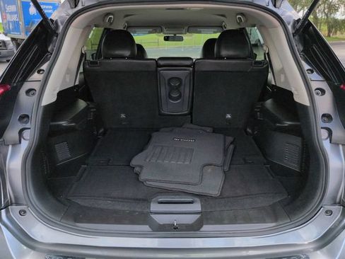 Used 2017 Nissan Rogue SV FWD image 13