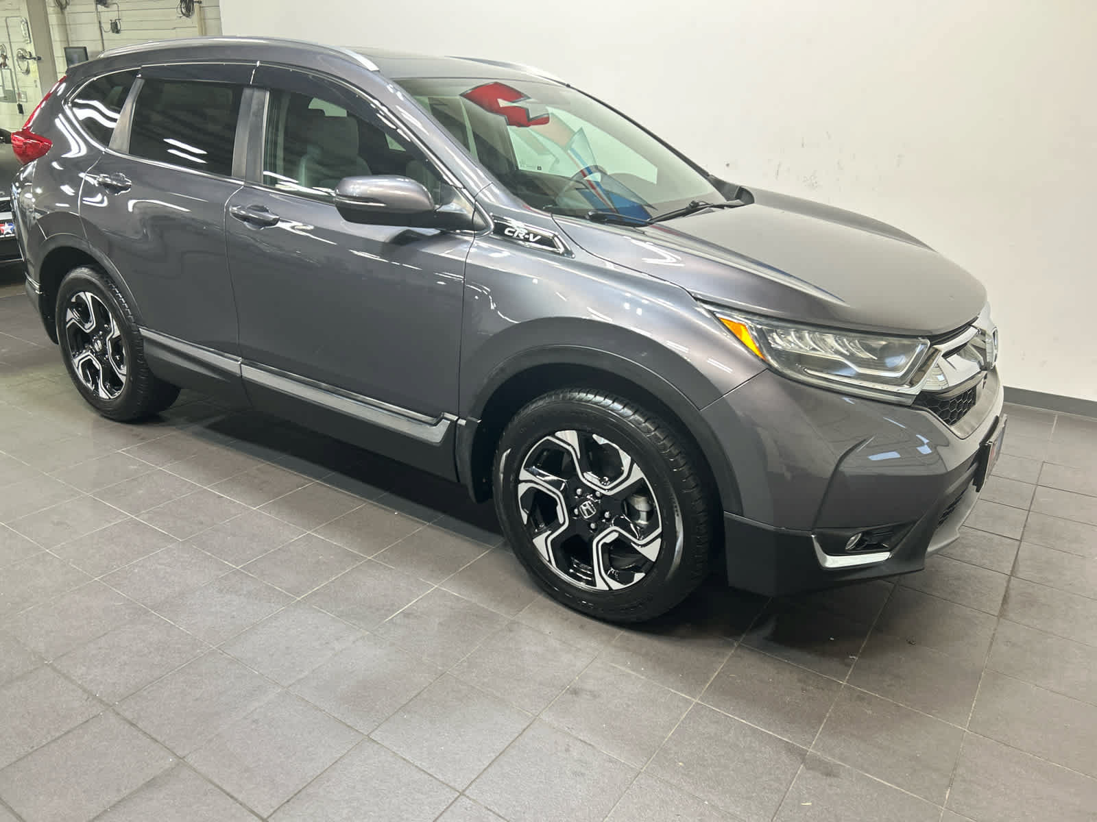 Used 2017 Honda CR-V Touring image 2