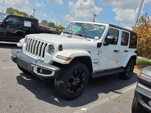 Used 2023 Jeep Wrangler Unlimited Sahara AWD/4WD image 2