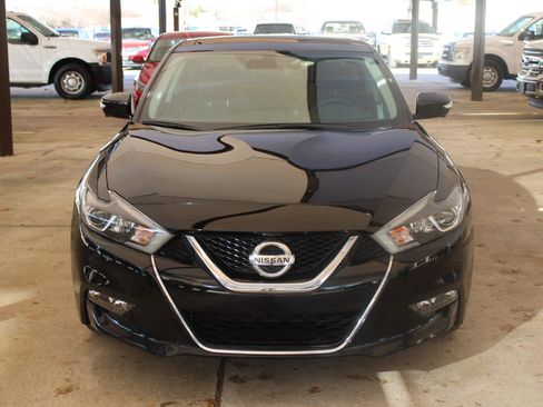 Used 2018 Nissan Maxima Platinum image 2