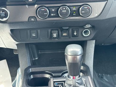 Used 2023 Toyota Tacoma TRD Off-Road image 23