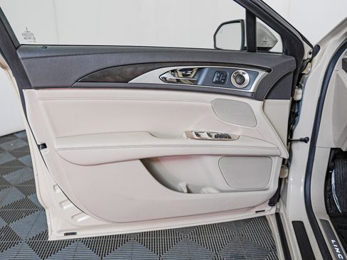 Used 2018 Lincoln MKZ Reserve image 22