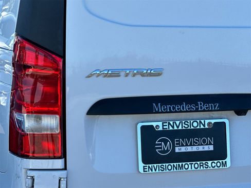 Used 2022 Mercedes-Benz Metris Cargo image 32