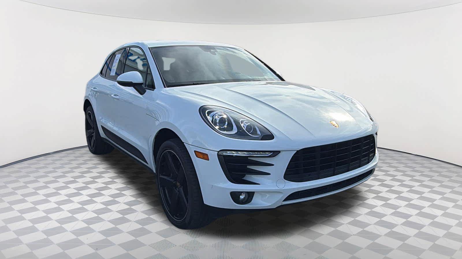 Used 2017 Porsche Macan AWD/4WD image 3