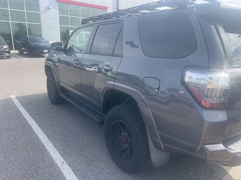 Used 2018 Toyota 4Runner TRD Off-Road Premium AWD/4WD image 4