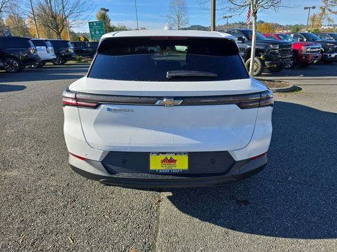 New 2026 Chevrolet Equinox EV LT image 5