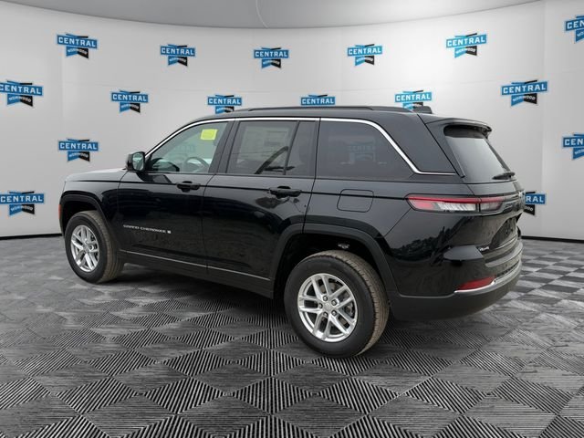 New 2026 Jeep Grand Cherokee Laredo X AWD/4WD image 3