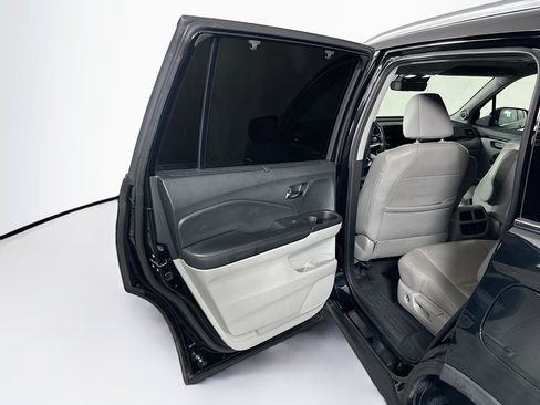 Used 2019 Honda Pilot Touring image 26