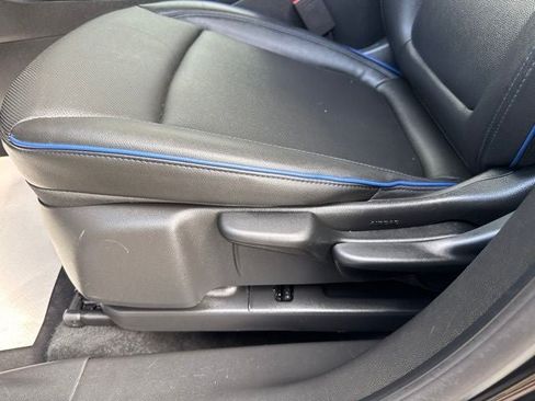 Used 2025 Buick Encore GX Sport Touring AWD/4WD image 11