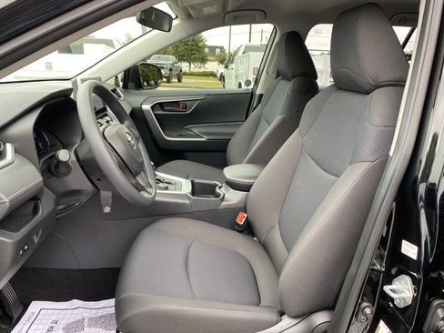 Used 2025 Toyota RAV4 LE image 16