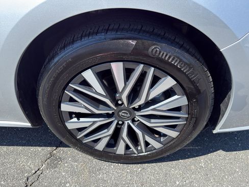 Used 2024 Nissan Altima 2.5 SV image 31