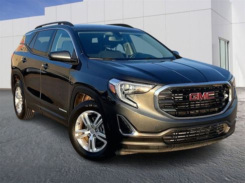 Used 2018 GMC Terrain SLE w/ Driver Convenience Package image 9